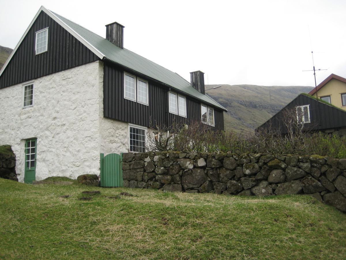 Вилла Idyllic House Near River And Ocean Leynar Экстерьер фото
