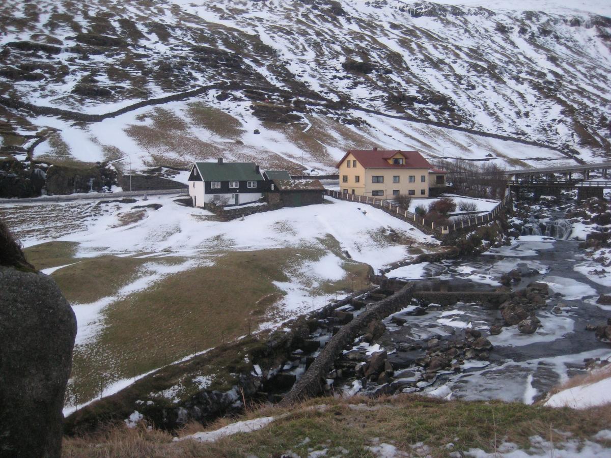 Вилла Idyllic House Near River And Ocean Leynar Экстерьер фото