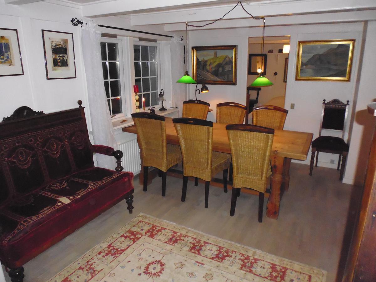 Вилла Idyllic House Near River And Ocean Leynar Экстерьер фото